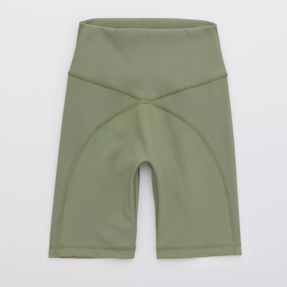 Aerie Offline Women’s Goals The 7’’ Bike Shorts in Olive Green Size S